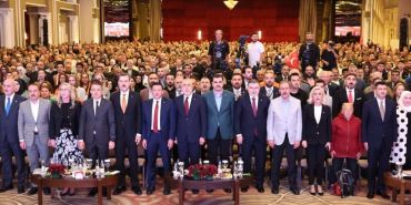 bakan-isikhan-izmirin-daglarinda-cicekler-degil-cop-yiginlari-buyuyor